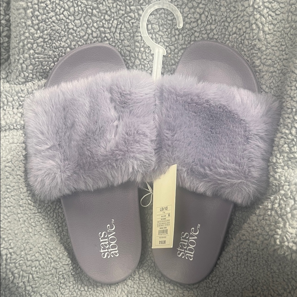 Stars Above Lavender Plush Slippers Womans 9/10